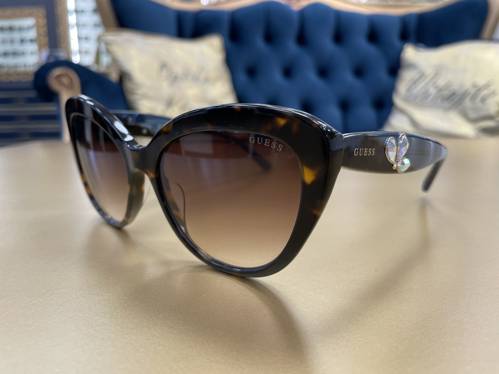 GUESS eyewear